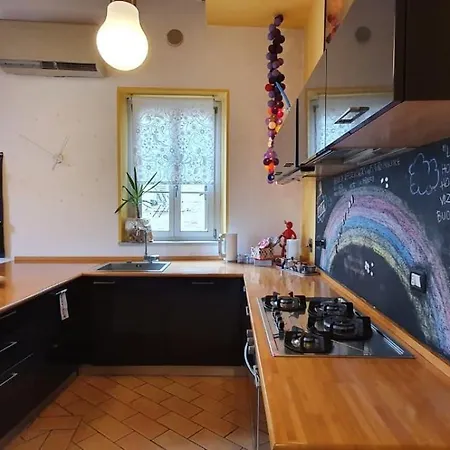 Apartment Maison Mavu: With Fiber Wi-fi, Near Jazz Arena